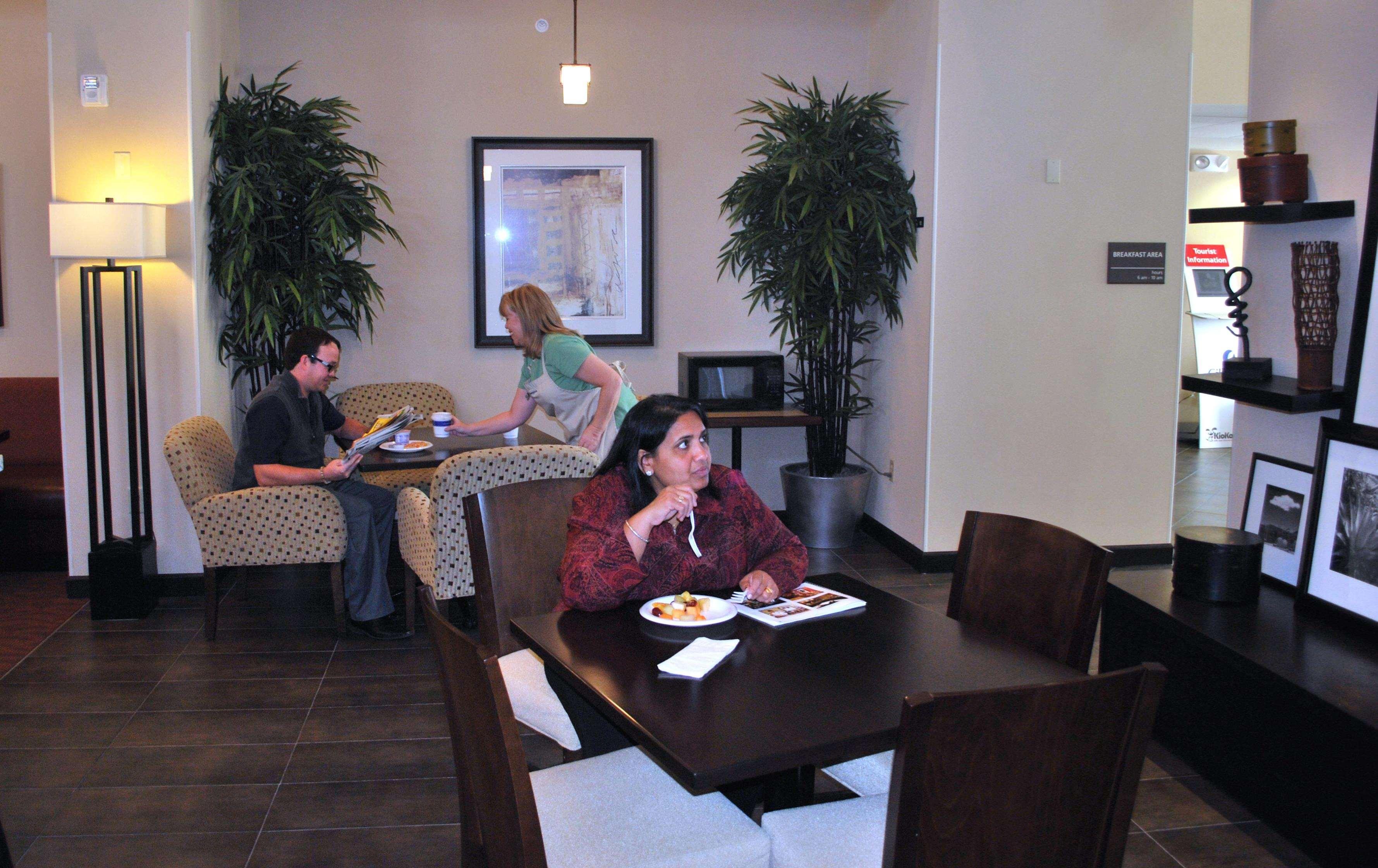 Hampton Inn & Suites Phoenix/Gilbert Restaurant photo